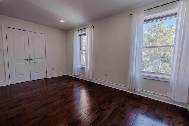 Building Photo - 74 Beacon Ave