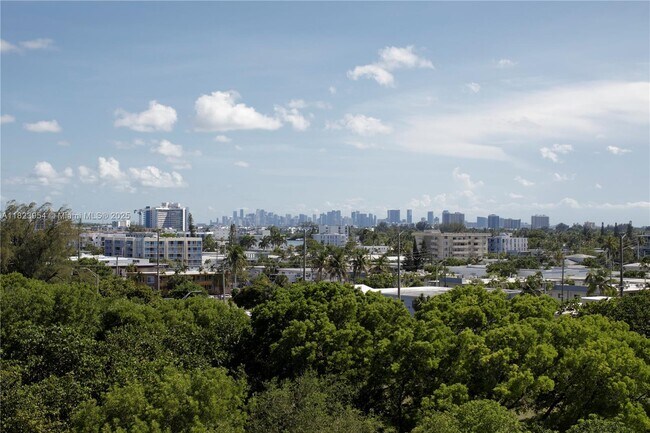 Building Photo - 8701 Collins Ave