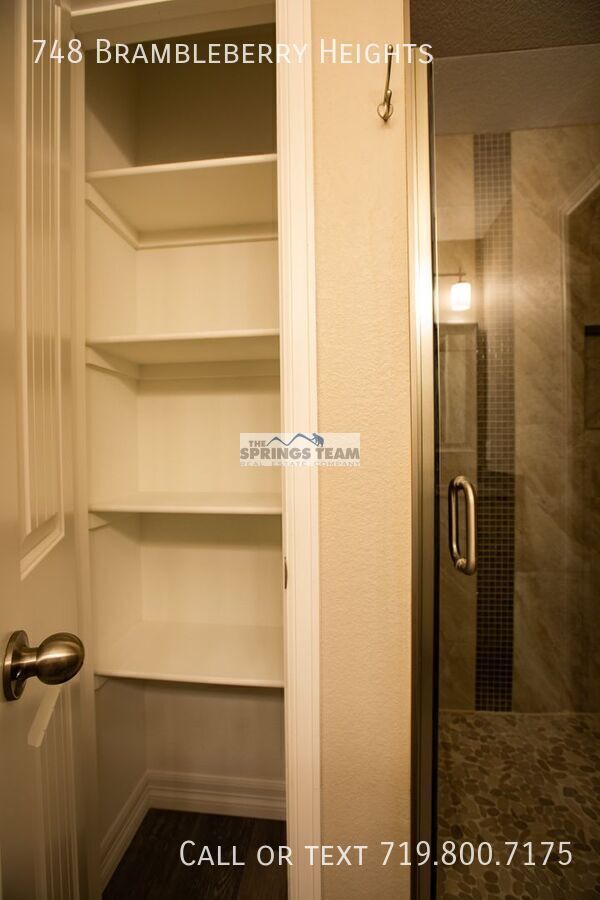 Building Photo - 748 Brambleberry Hts