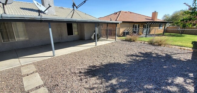 Building Photo - Silverlake's Home- 3 Bedrooms, 2 Bathrooms...