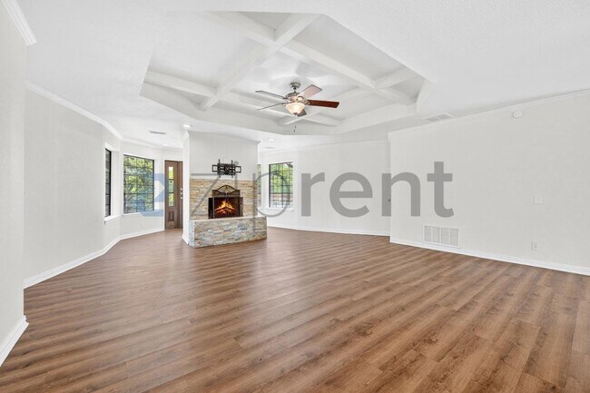 Building Photo - 3901 High Rd