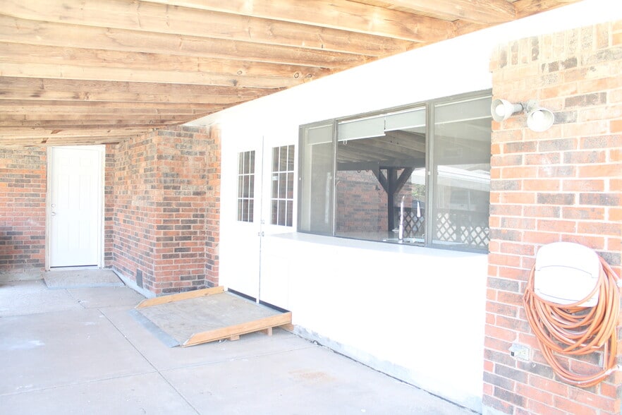 Building Photo - 4208 Arbor Dr