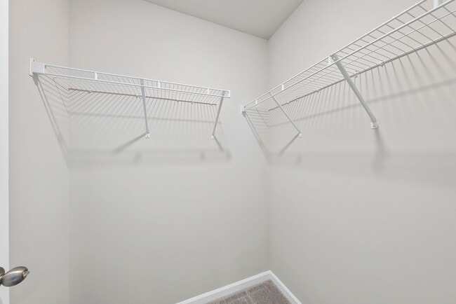 Building Photo - MOVE-IN READY-LIKE NEW TOWNHOME IN THE DURHAM/BRIER CREEK AREA