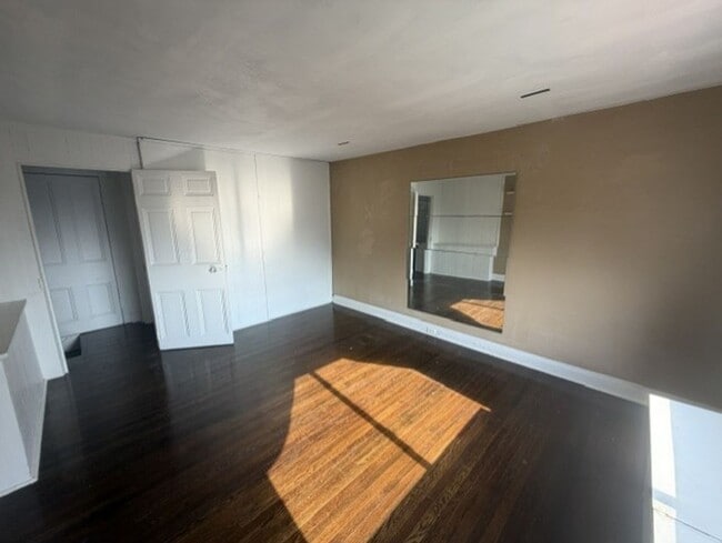 Building Photo - 75 Craighead St