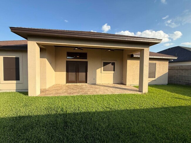 Building Photo - 216 Canyon Oak Dr