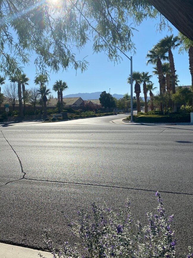 Building Photo - Remarkable totally renovated 2bed 2bath townhome is SW Las Vegas