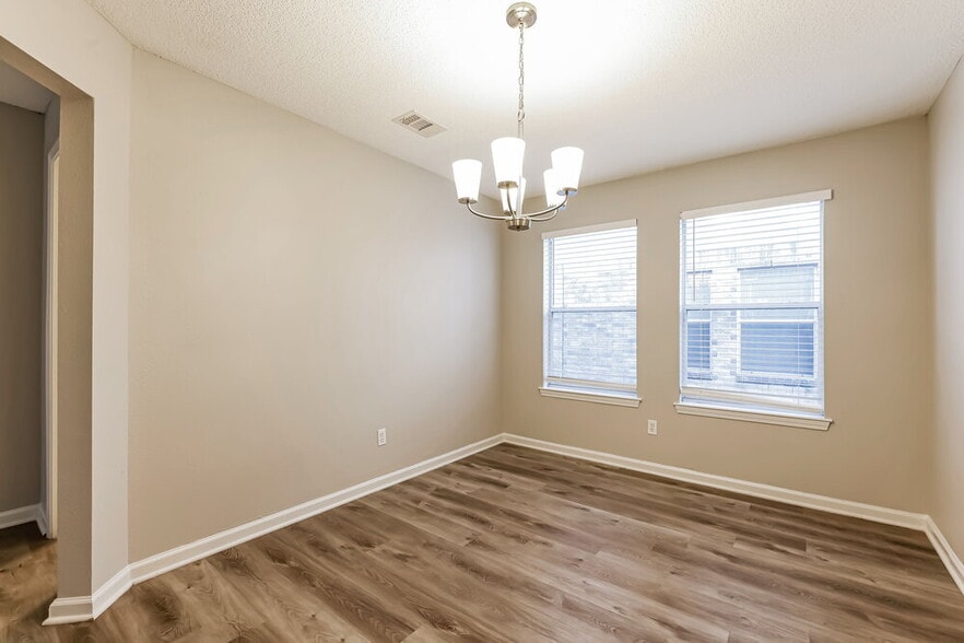 Building Photo - 20735 Fox Cliff Ln