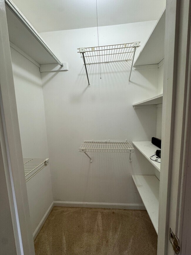 Building Photo - 16136 Clarence Ct