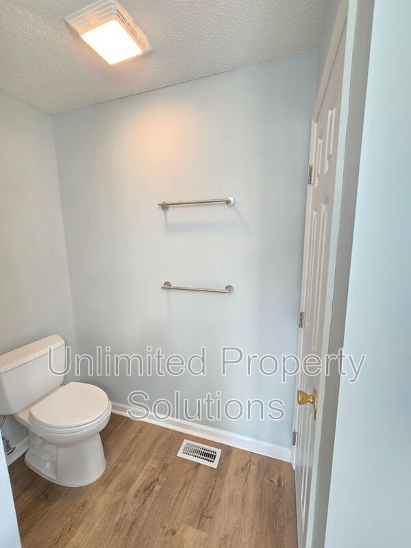 Building Photo - 5211 Lapaloma Ct