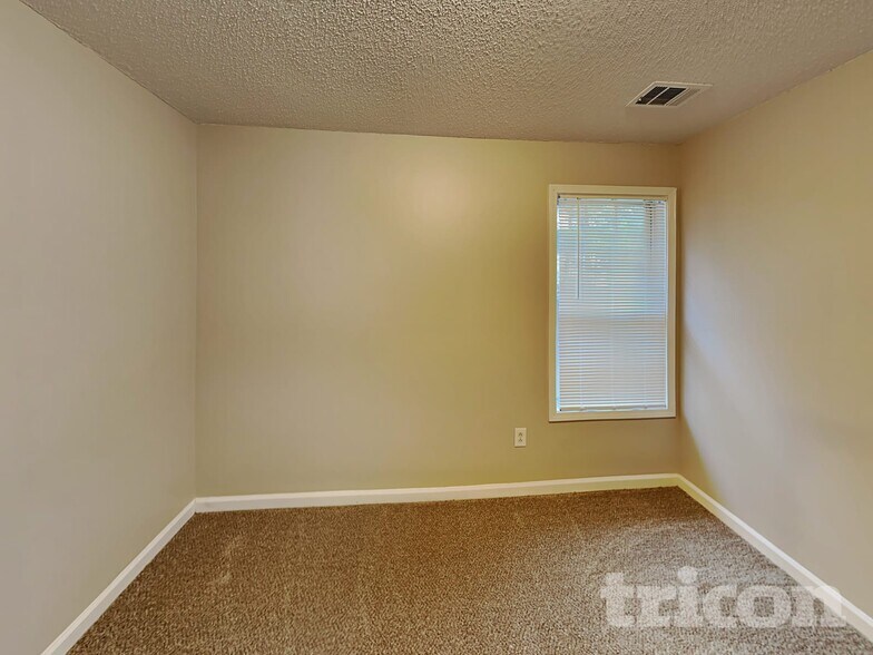 Building Photo - 6899 Mahonia Pl