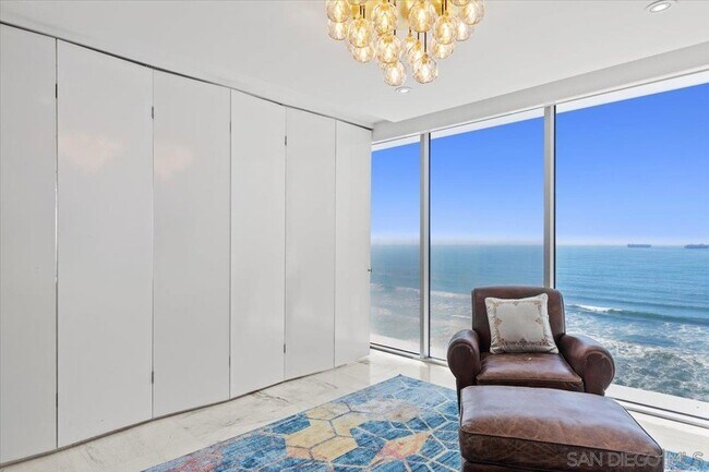 Building Photo - 1830 Avenida Del Mundo