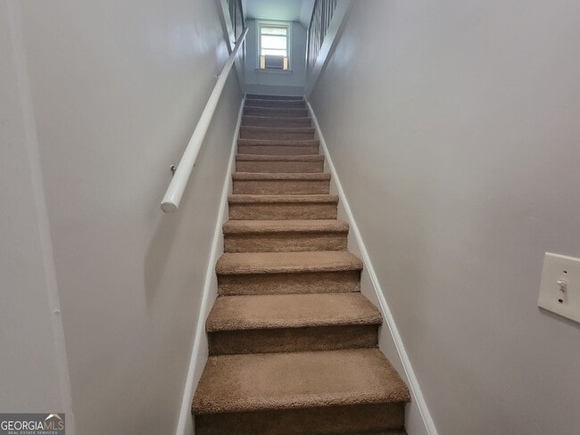 Building Photo - 644 Kennolia Dr SW