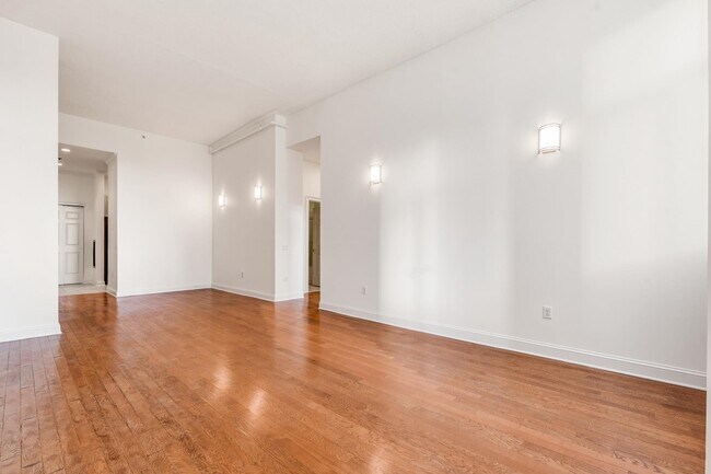 Building Photo - 311 Washington St