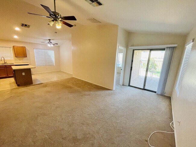 Building Photo - 39974 W Thornberry Ln