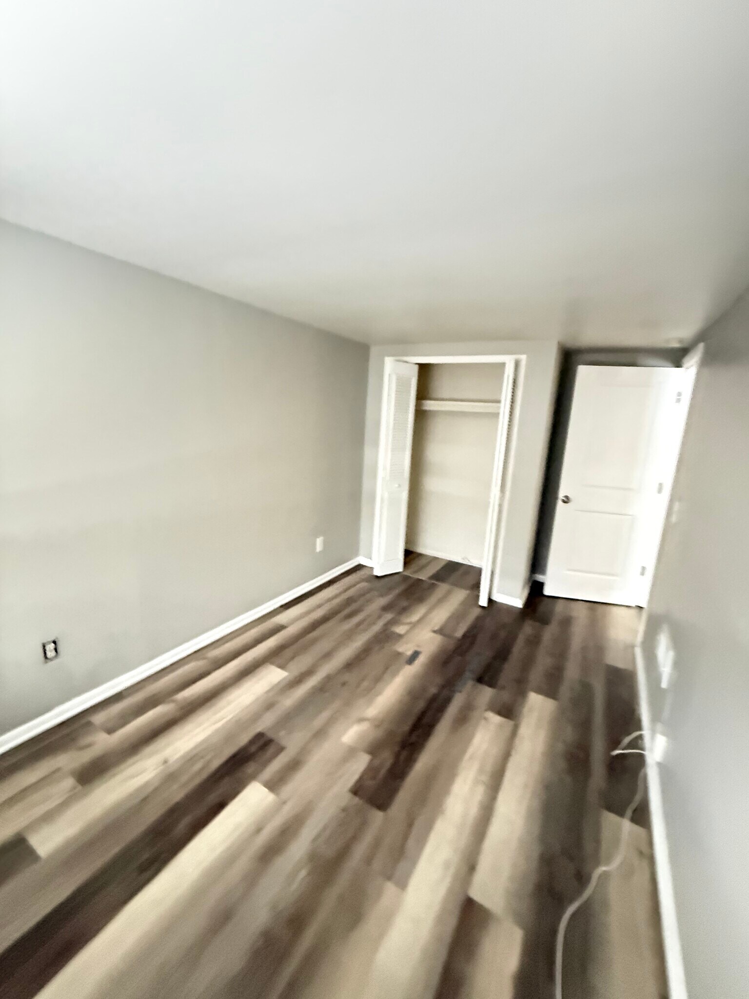 Building Photo - 421 Pine St