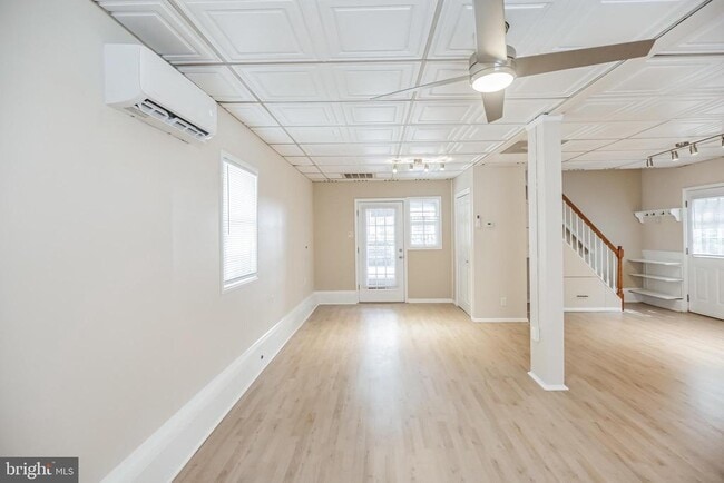 Building Photo - 808 Monroe Ave