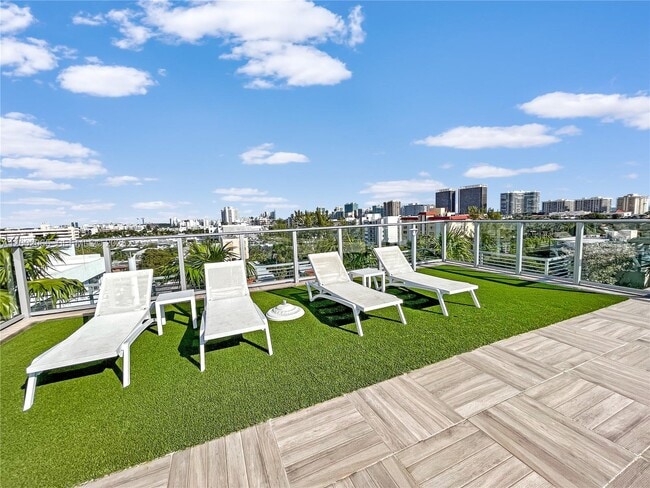 Building Photo - 1025 92nd St