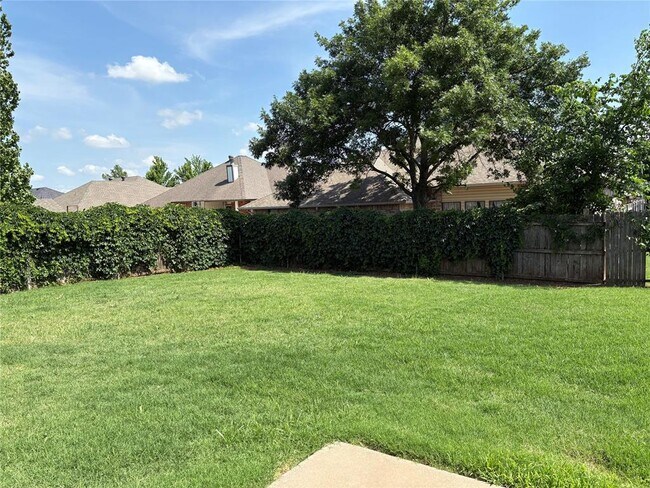 Building Photo - 1424 SW 129th St