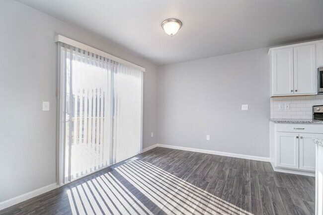 Building Photo - 10227 Pennridge Dr
