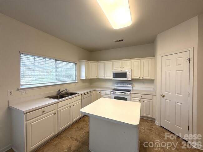 Building Photo - 2618 Hartley Hills Dr