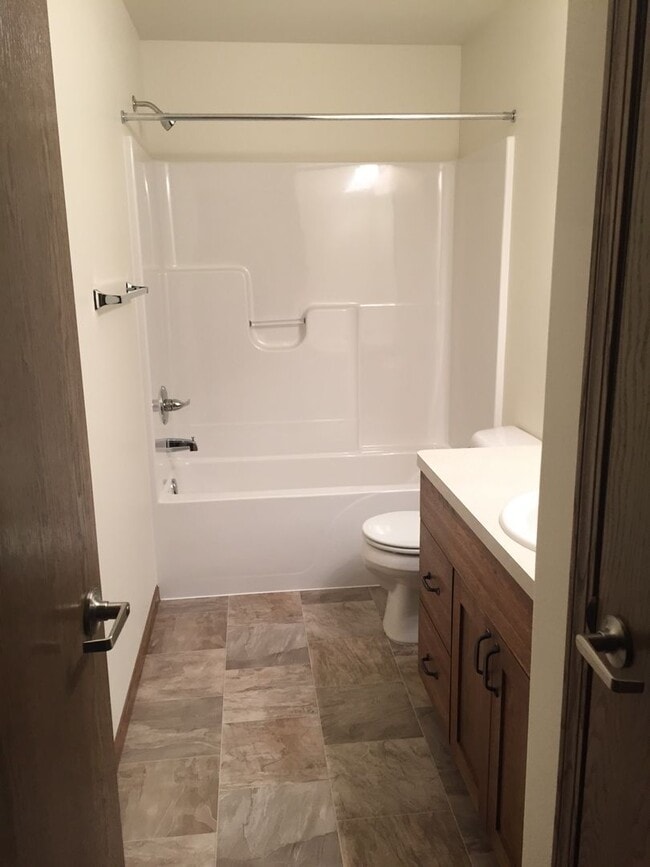 Building Photo - 3 Bed 2 Bath Single Family Home