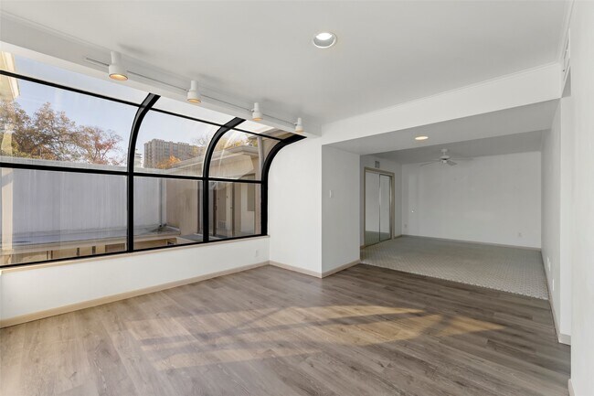 Building Photo - 1201 Autrey St