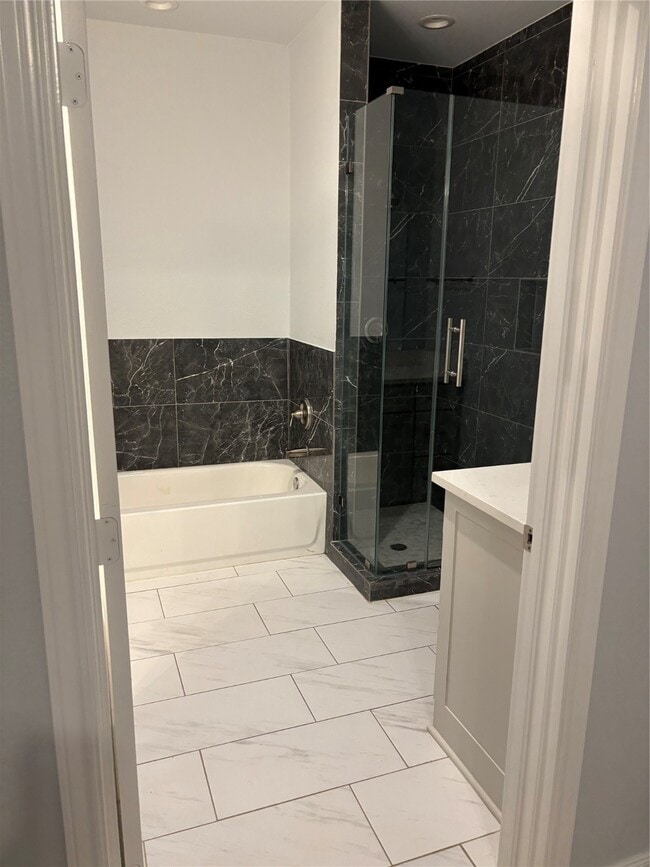 Building Photo - 205 Mcelroy Ave