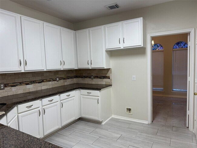 Building Photo - 12919 Deer Cove Ln