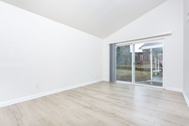 Building Photo - Traditional 1 Story Tierrasanta Home