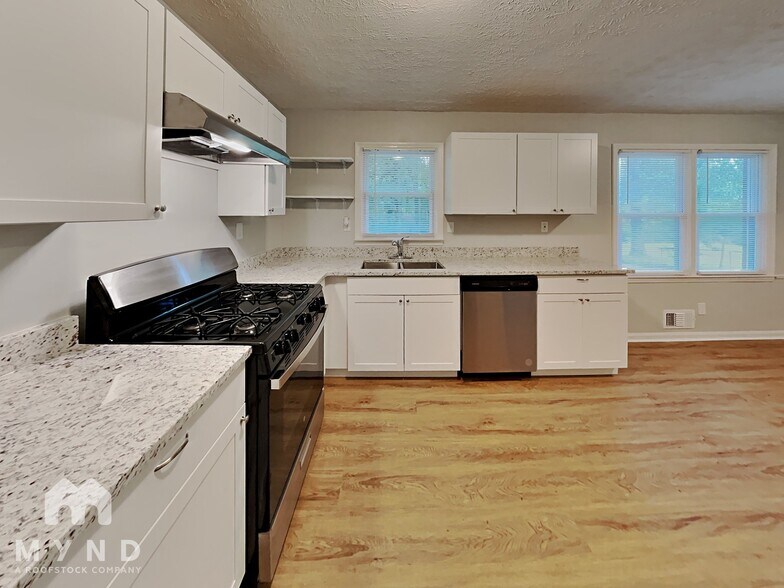 Building Photo - 1590 Bagpipe Pl