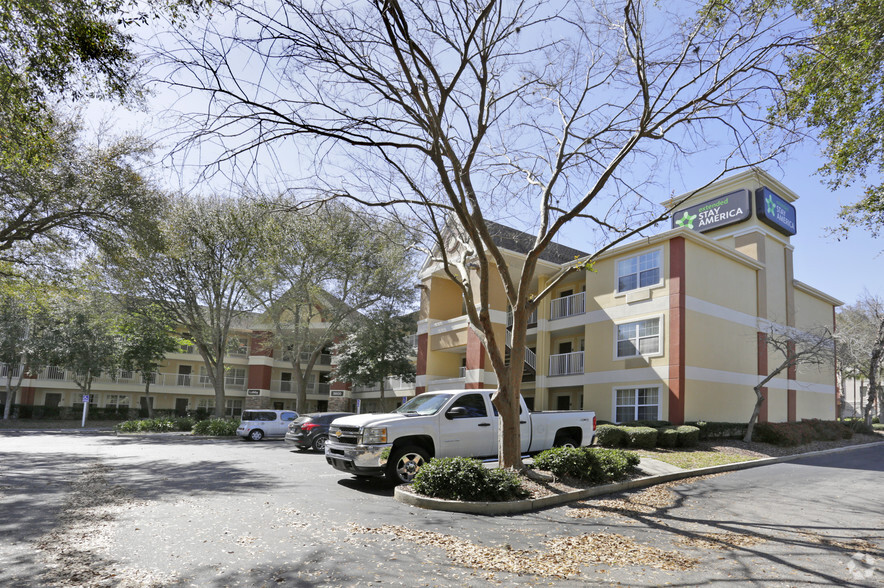 Building Photo - Furnished Studio - Gainesville