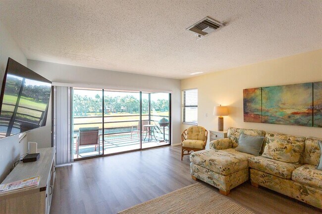 Building Photo - 5630 Golf Pointe Dr