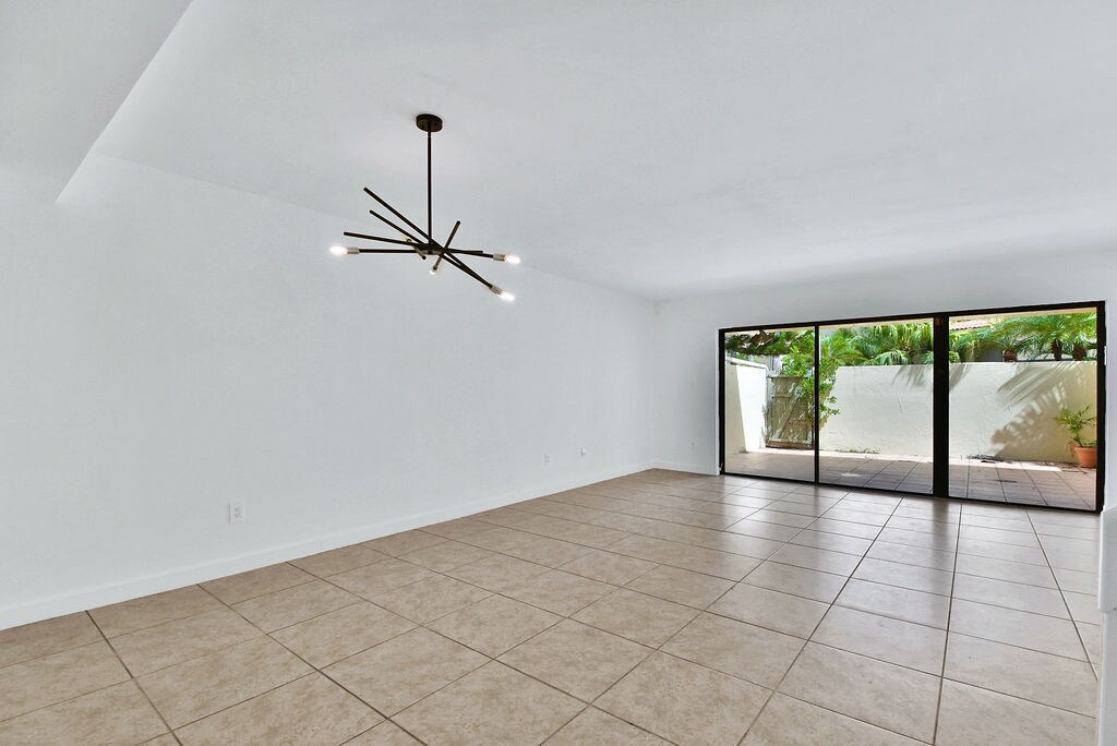 Building Photo - 3501 Magellan Cir
