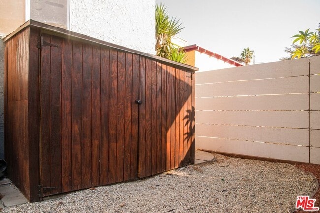 Building Photo - 3659 6th Ave