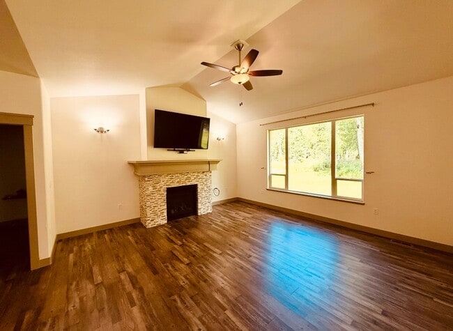 Building Photo - 17049 E Lori Ann Cir