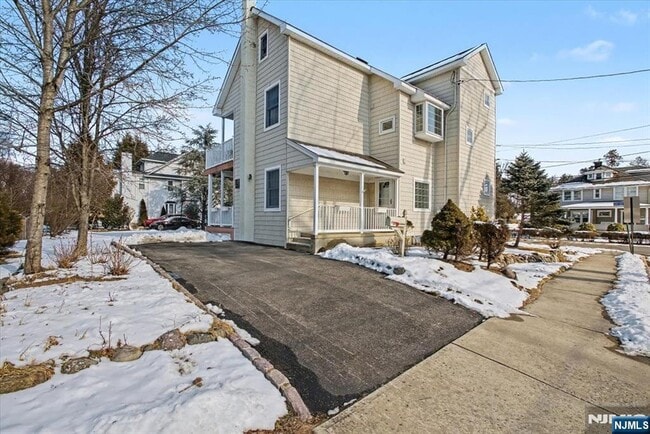 Building Photo - 85 Sheridan Ave