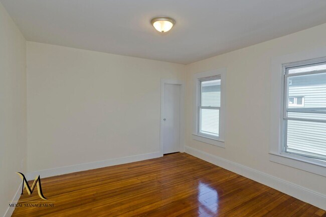 Building Photo - 20 Sachem St