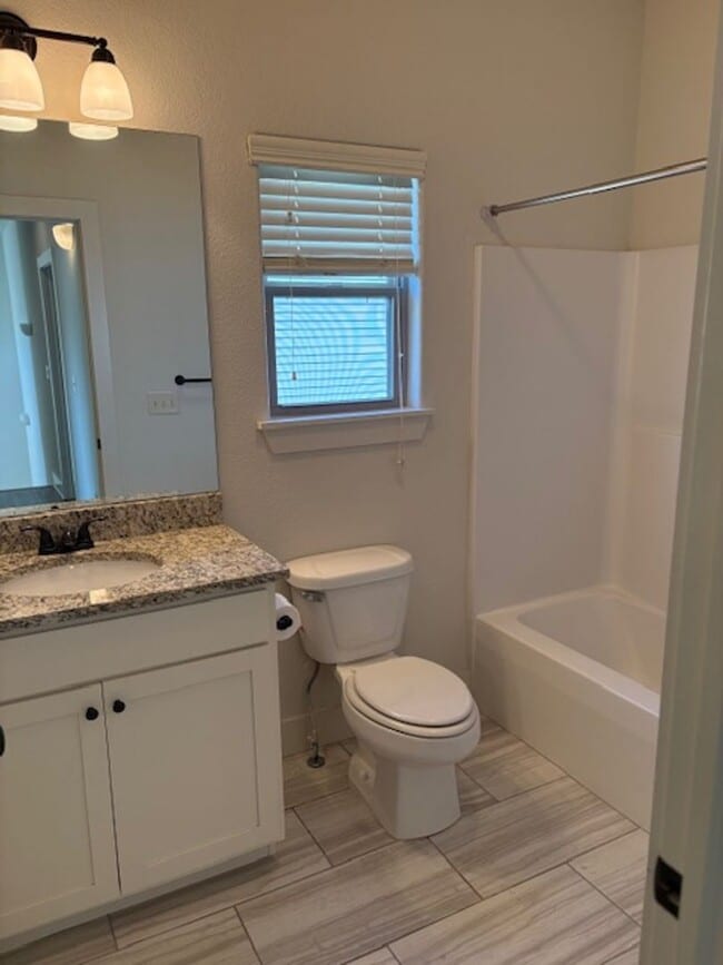 Building Photo - BEAUTIFUL HOME IN GREAT LOCATION!