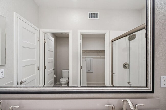 Building Photo - 605 El Camino Real