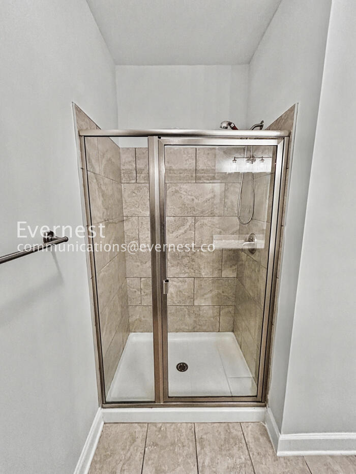 Building Photo - 3845 Valley View Ct