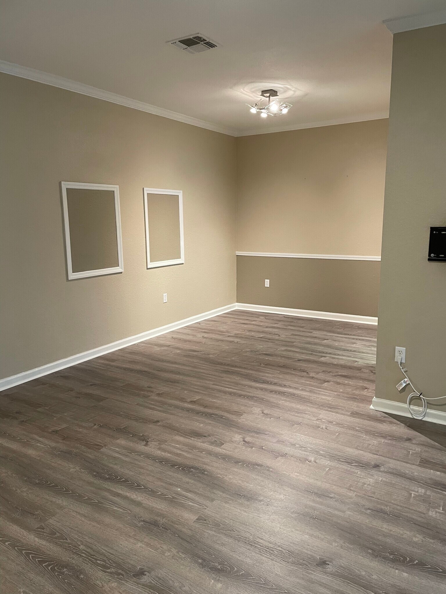 Current Vinyl plank floors (no carpet) - 2576 San Tecla St