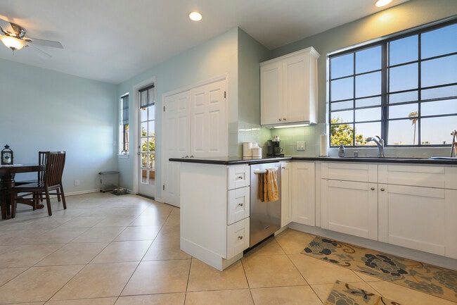 Kitchen & Dining Area... other view - 1457 Reeves St