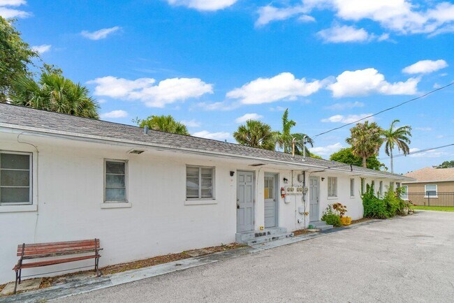 Building Photo - 211 Sunrise Ave