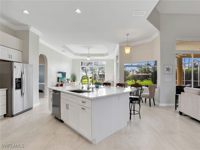 Building Photo - 8845 Lely Island Cir