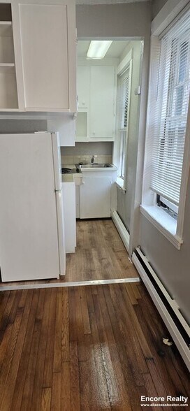 Building Photo - 41 Anderson St