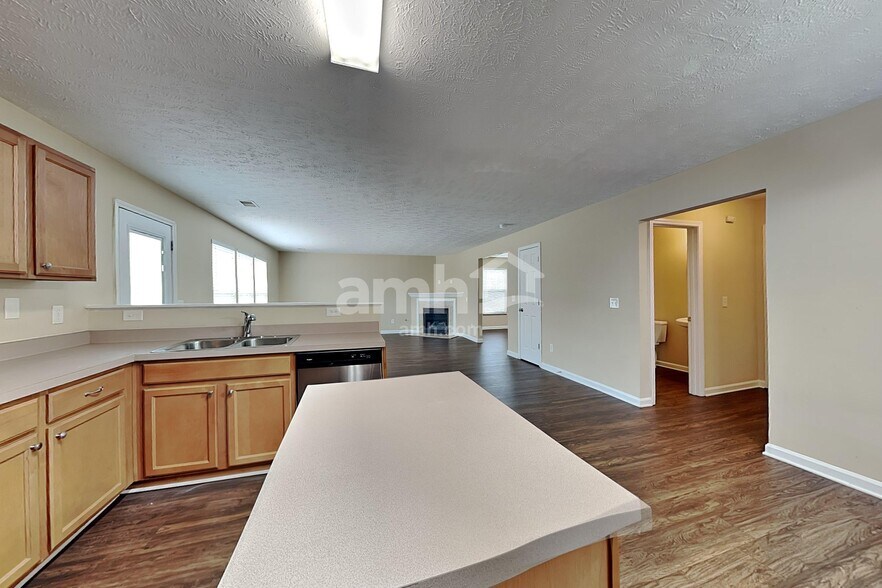 Building Photo - 377 Stewart Springs Dr