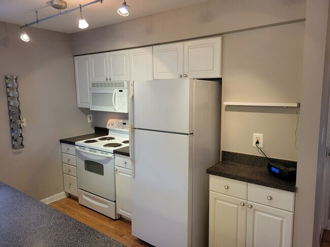 Building Photo - 1308 Clifton St NW