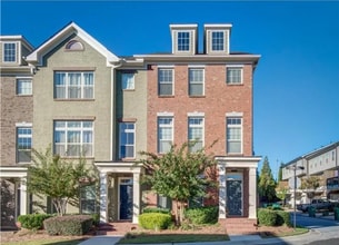 Building Photo - Bright End-Unit Townhome in Prestigious Johns Creek School District
