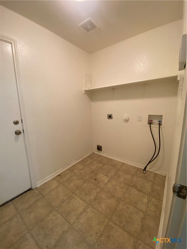 Building Photo - 206 Calixto Ct