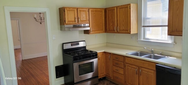 Building Photo - 731 Berwyn Ave